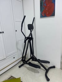 جهاز رياضي للبيع يشتغل على الذراع والقدم بالاضافه الى الخواصر مدة الاس...