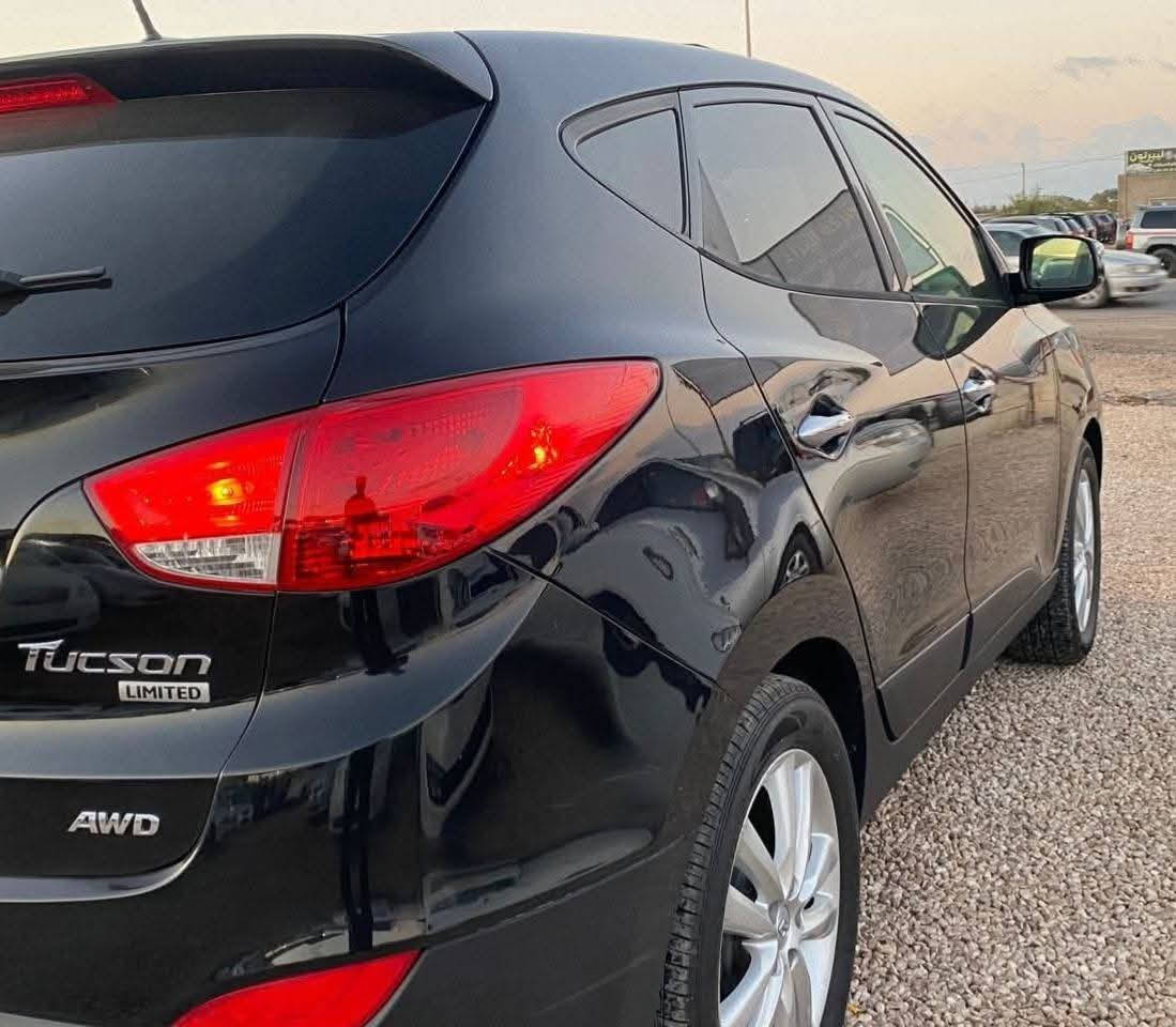 توسان 2011
سيارة فول فول لمتد

صبغ بوند جاملغ الامامي وباب السائق

پانو راما
 
كشنات جلد

كشنات كهرب

نضام ايكو
 
مانع انزلاق
 
قفل مركزي

ايشاير بالمري 

5ويل كلب

المشتري يتصل على الارقام
***********
***********
