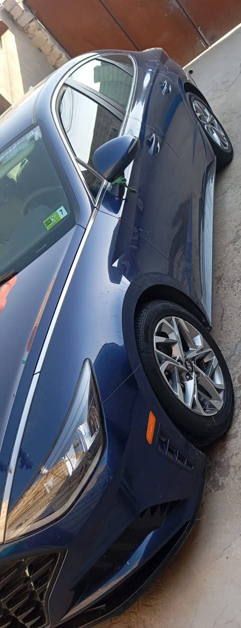 سلام عليكم
للبيع سوناتا 2021وارد امريكي 

ماشيه 100فقط استخدام شخصي

سياره فول مواصفات بصمه شاشه رادارات حساسات اشاير بالمري توقف ذاتي سائد بريك بصمه قياده ذاتيه وبعد مواصفات 

مكينه 2500

بيها تبديل باب فقط والباقي كفاله 

معوقين ذي قار بسم اخوي 

مكان ناصريه 

سعر 175

***********
