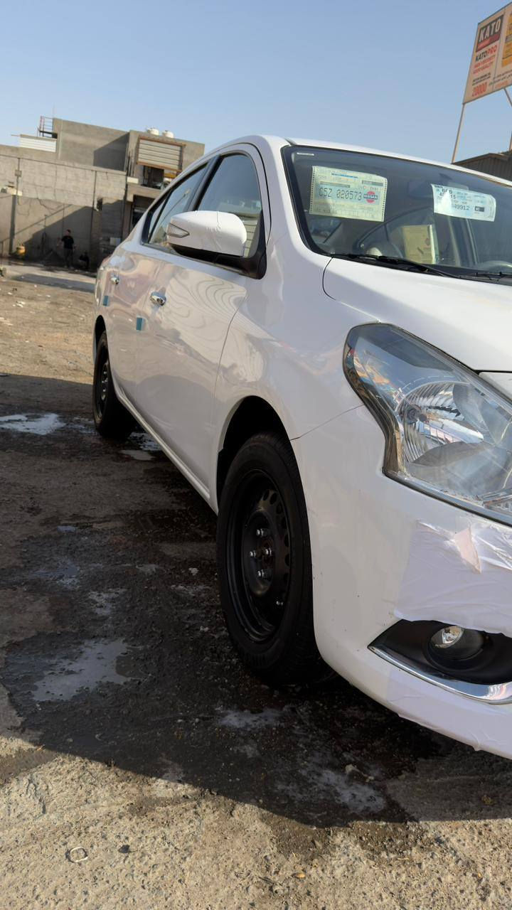 سلام عليكم نيسان صني ٢٠٢٤
 الشكل الجديد مصري
سياره جديده لا مشتغل تكسي ولا طالعه خارجي صار بيها بنيد تبديل وجاملغ العبري بارد غير هاذ الباقي كفاله من الصدعه 
 مكان السيارة البصرة
سعرها ١١٣
***********
