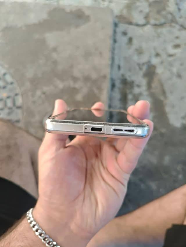 السلام عليكم للبيع يرهم مراوس 

جهاز بوكو F4 Gt نسخة الـ5G, دبل سيمكارت 

ذاكرة 256 / عشوائية 16 
شاشه 120 هرتز 
شحن سريع 120 واط / شاحنته البلاديه موجوده 
معالج Snap dragon 8 gen 1y


**إذا كنت صاحب هذا الإعلان وتريد حذفه لأي سبب، رجاءا أرسل رسالة إلى الدعم الفني**
