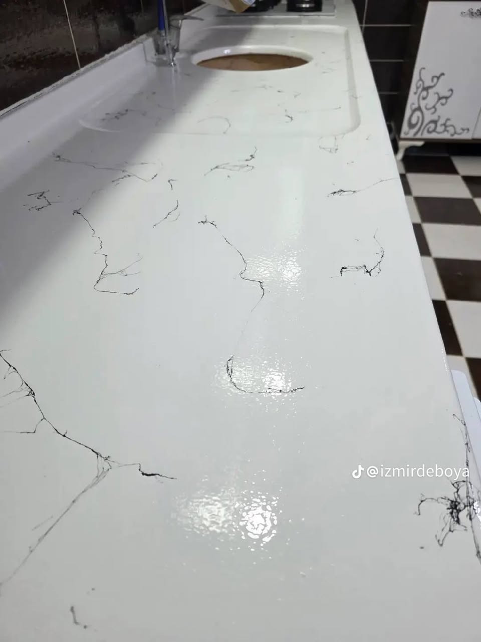 صبغ كاونتر و مرمر مطابخ 
صبغ الباب 
صبغ كاونترات الغرف النوم 
في كركوك 
للتواصل خابرني على واتساب 
***********
