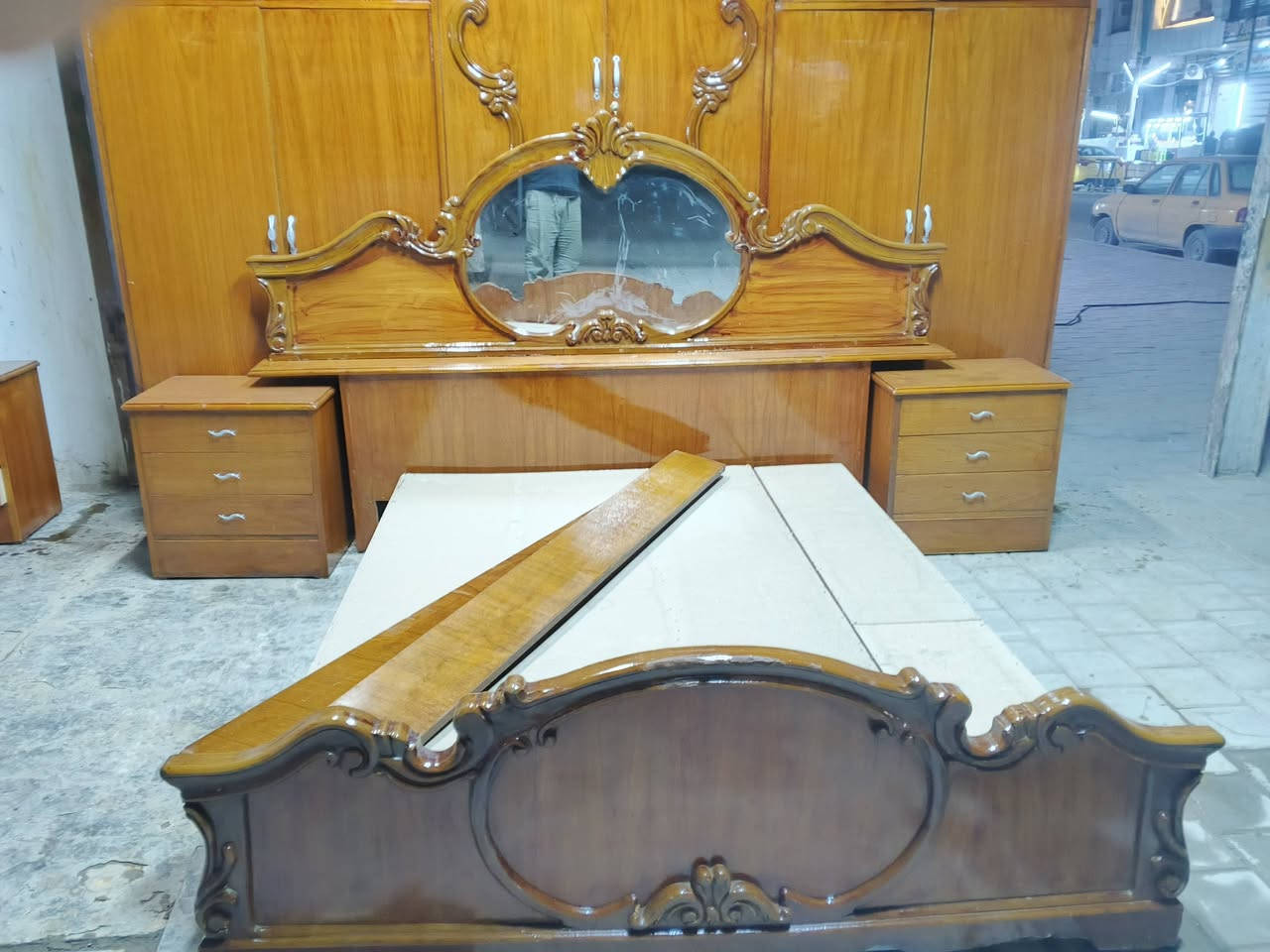 غرفة نوم مستخدمه صاج كامله السعر425الف قفل العنوان بغداد موبايل ***********لدينا خدمة توصيل بكروه
