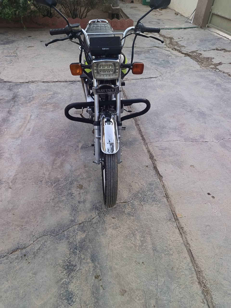 دراجة سيفان موديل 2020مقفولة بلديةمكينة مامفتوحةديالى الرقم ***********
