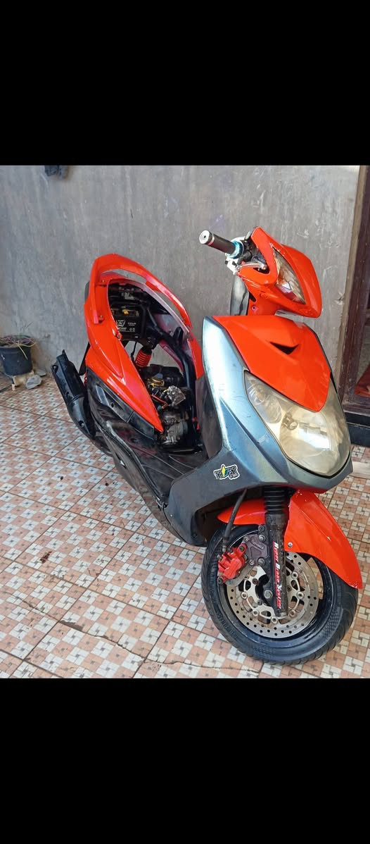 السلام عليكم
سكنس فحل للبيع

الدراجه نكره سلف بكل وقت 

بيها بس  الروله ساحكه مال كلج الامامي والدراجه ما مفتوحه

البجم مالتها  الابلادي موجود 

 سعره475وبيها مجال 

رقم وتساب ***********
