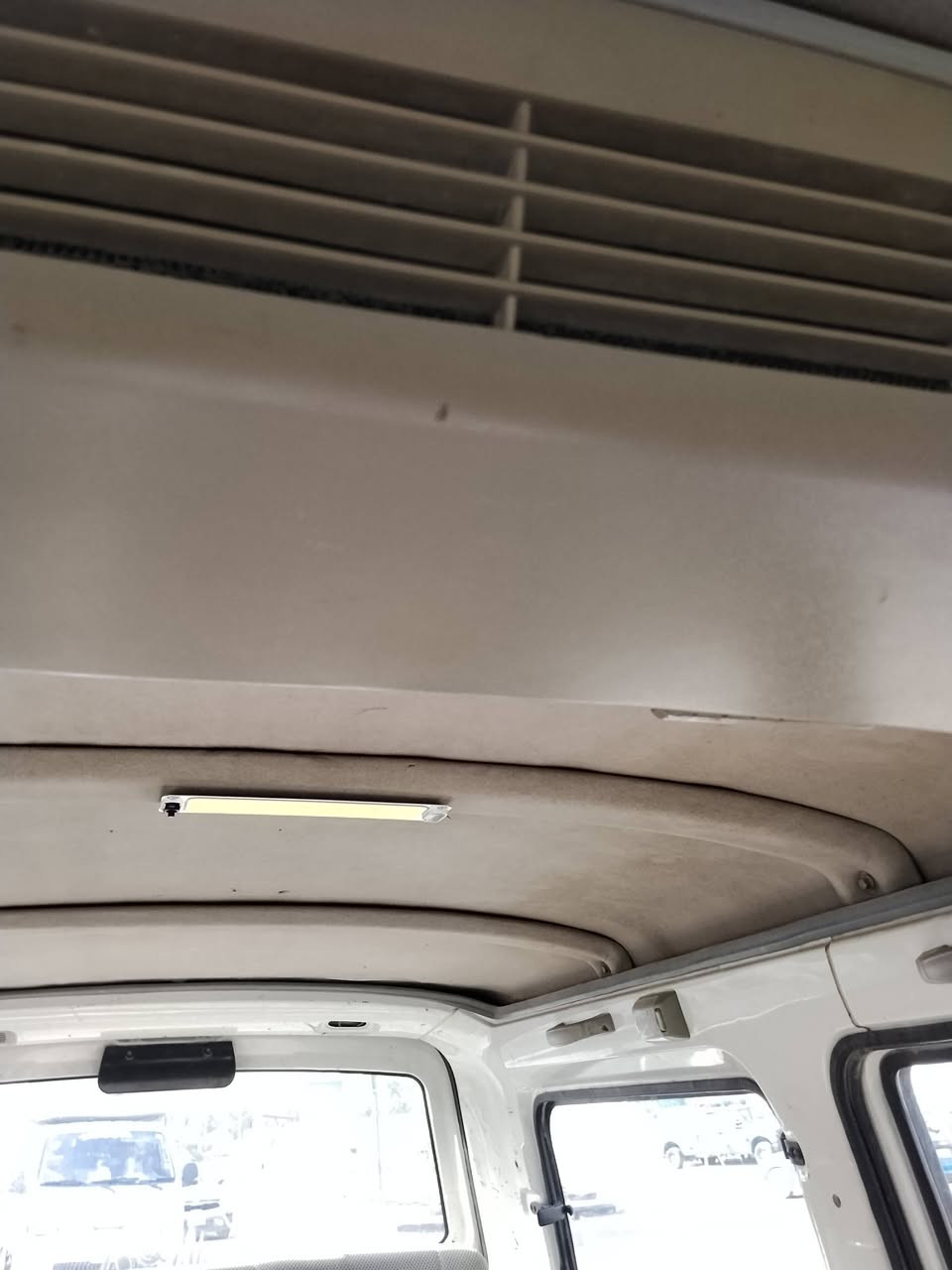 سلام عليكم شباب ليفان ٢٠١٤ محرك وكير خير من الله ٣٥ وبيها مجال قليل مكاني كاظميه  على النت للاتصال ***********
