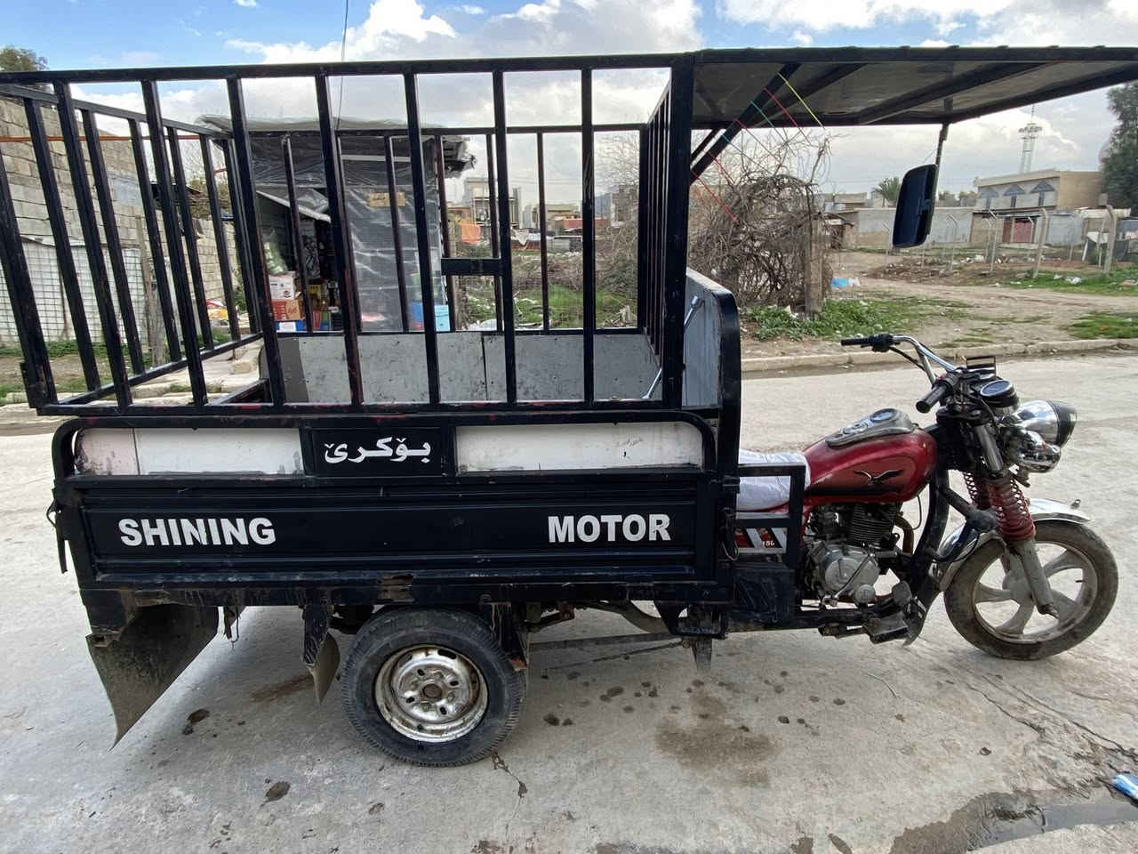 ستوتا للبيع شاصي شرط باج مابيها  البودي مصبوغ معمره جديد ويرمنيه شغاله بس يعوزه باتري السعر مليون ونص بيها مجال مكان حي السلام  مكلف بلنشر الاتصال 0777 639 0471
