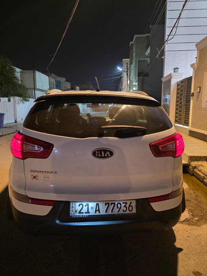 السلام عليكم 

عندي سبورتج موديل ١١ لون ابيض رقم سليمانيه بيها منظومه غاز مكفوله كفاله عامه محرك 2.4 سعر 130 او امراوس ابسورنتو  14 محرك v6  ونطيك فرق 

رقم الهاتف واتساب فقط ***********
