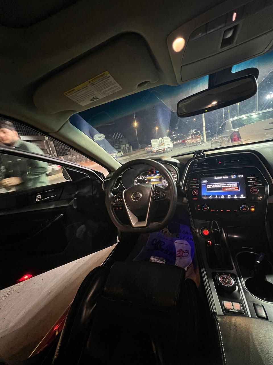 للبيع نيسان مكزيمه امريكي حادثه قبق جنطه وشبر من الجاملغ الخلفي وشبر من الجاملغ المامي شماليه باسمي العنوان بغداد البلديات الرقم ***********
