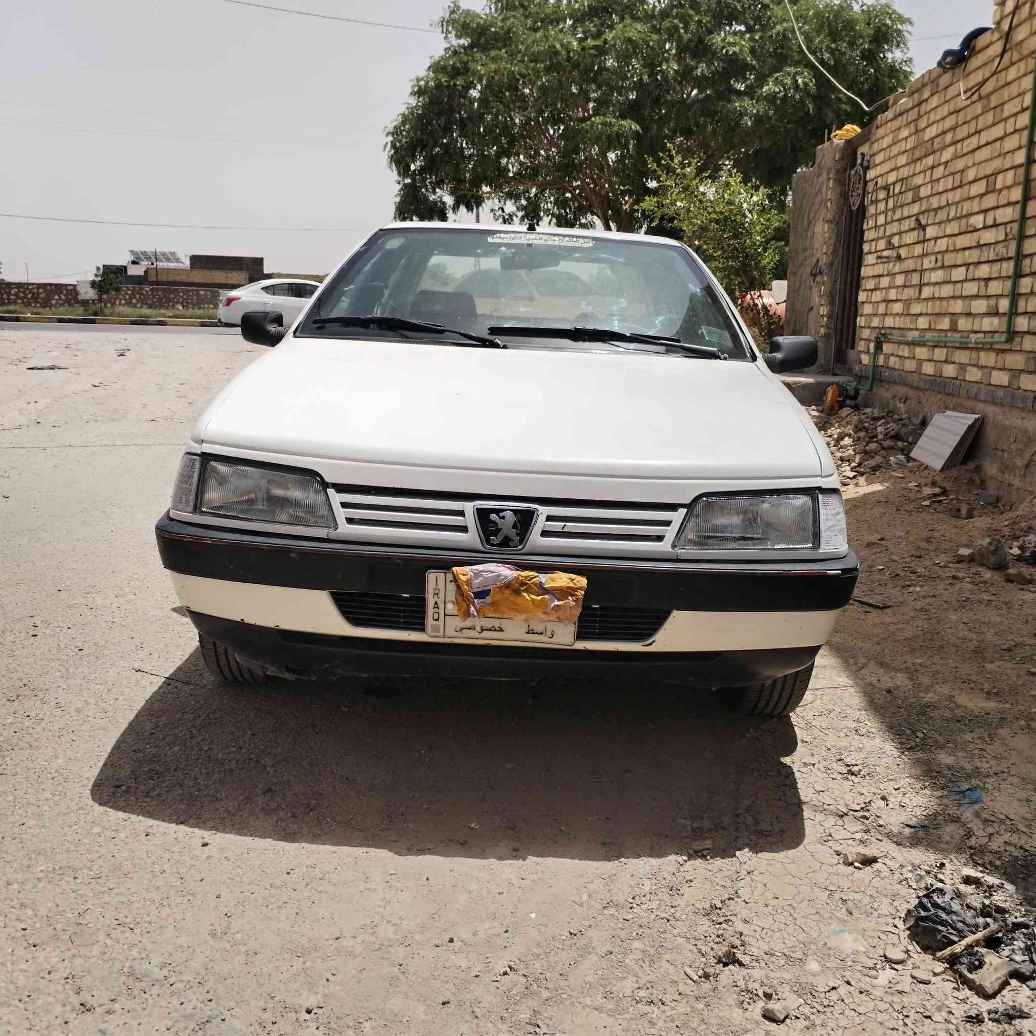 بيجو 405 موديل ٢٠١٢ بيها قطعتين صبغ رقم واسط راعيها بالنجف السعر ٢٦ وبيها مجال مكان السيارة نجف للمعلومات *********** موجود واتساب
