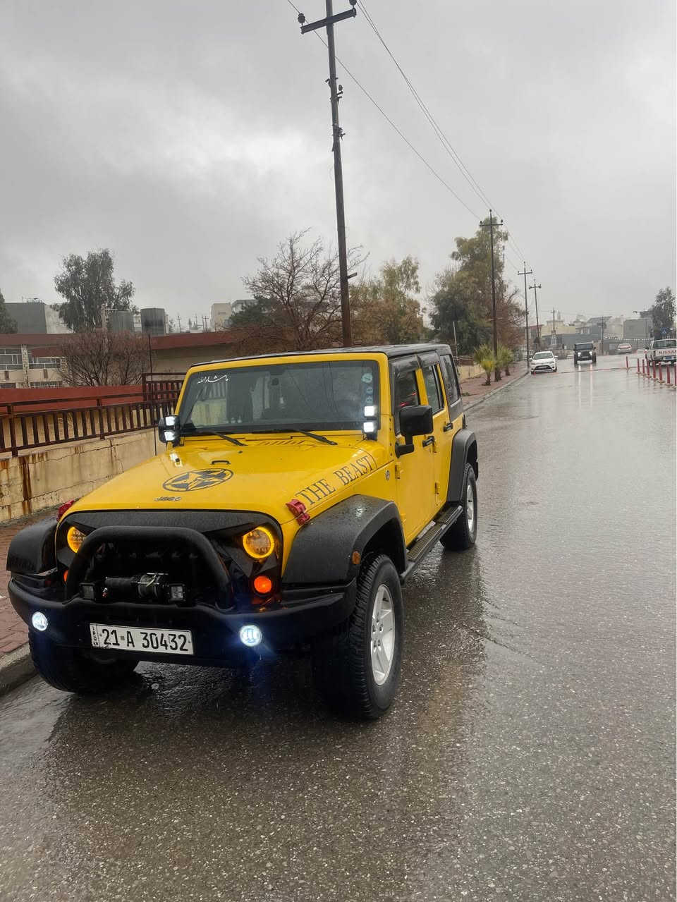 Jeep رەنگلەر 2011
بۆفرۆشتن 
بەشەرتی گێرو مەكینەو ئەكسل 
كامل بلاجكتۆرو لایت زینۆن 
وینجی پێشەوە  
چوارپارچەی بۆیاخەلەسەر ساغی 
رەقەمو سەنەوی تازەیە 
بەشەرتی تەحویل غرامە  بەناوی خۆمەوەیە 
سعری ١٢٥ گەڵاو معامەلە 
*********** السليمانية, العراق
