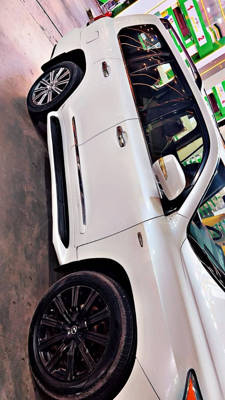 سلام عليكم من رخصه الادمن 
لكزز موديل 2011 محدث دعاميات 2015
رقم بغداد 
بيها قطعه جاملغ وشبر صبغ بالباب
الاستفسار  ***********
وشكراً
