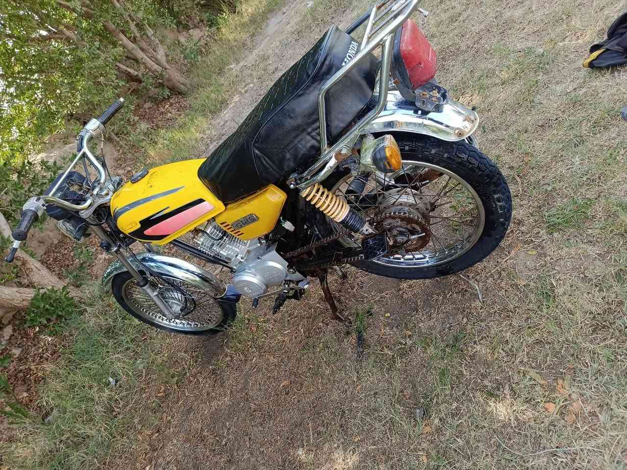 دراجة ايراني🇮🇶 اوراق اورقها بيهن نقص🇮🇶 
مديل 20 مكاني سفوان سفوان السعر550وبيها مجال بسيط كلش 
‏‪***********‬‏
