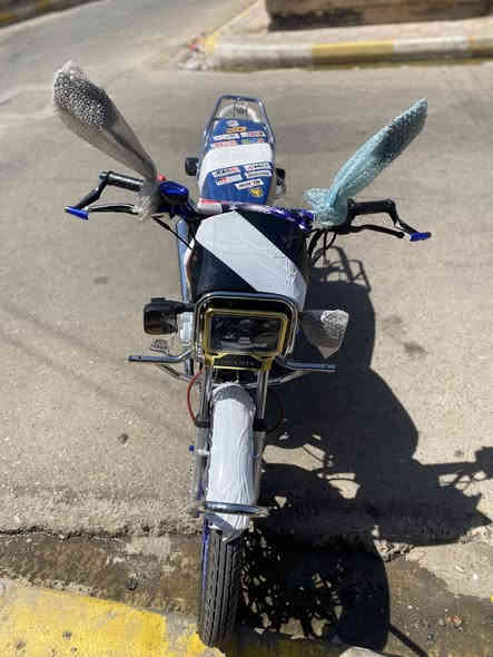 السلام عليكم من رخصه الادمن 
موطور ايراني للبيع موديل 2025

لون ازرك مجمبز كامل 

محرك 200

بعده زيرو 

السعر مليون وبي مجال 

للستفسار على الرقم 

***********
