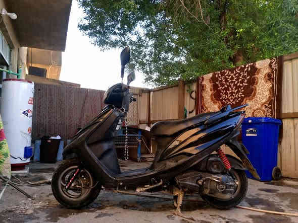 سلام عليكم دراجه ثعلب لبيع ياباني شغاله نص نكره سلف وهندر وكهرباءيتها كلها شغاله  كامله وكفراتها بلاديه انضاف ومحركها بلادي نطيف مامفتوحه ابد بلاديه ناعمه نطيفه حيل شلعه ومعدل خير من الله وتأيراتها جدد السعر 350 بيها مجال لشراي متواجد وتساب ورصيد مكاني بشارع فلسطين رقمي ***********
