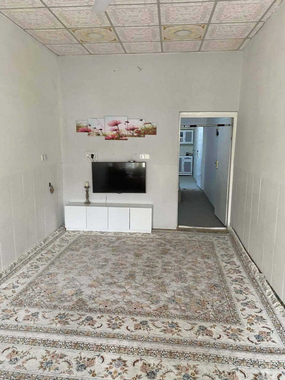 🏡سه لام عليكم هات هات  به لاش به لاش پـەلـەبکەوفەریایکەوە🏡

🏠مــاڵی بـووک زاوای پـەلـەبکەو لـەدەسـتی خـۆتی درمـــاکــە🏠

🏠 خانوو بۆ فرۆشتن نـزیک مــزگـــەوتی سـۆفیکــــــان🙋

🔹 شوێن کەلار/گەرەکی شەهیدان🙋🙋

🔹 رووبەری 70مەترە🙋 کاونتەر سـبلات لەگـەلدایــــە🏡

🔹 نزیک هۆڵی بۆنەکان بەرانبەر جەوازاتی تازە🙋🙋🙋
🔹 پێکهاتووە لە یەک قات🙋 
🙋کـریجی تـیایــە مـانگــی 200هـــەزار دینـار 🙋🙋🙋
________________
⁦1️⃣⁩یەک قاتە🙋
🔸میوان🙋
🔸مەتبەخ🙋
🔸نوستن 🙋
🔸موساعد🙋
🔸موشتەمەلات🙋
______________________
موواسەفاتی ⬇️
خانوویەکی پاک و خاوێنە.
لە کۆڵانێکی زۆرفراوان و ناوەڕاستی شارە
باشترین و جوانترین جوری کاشی بۆ کراوە. 
خانویەکی خۆش و دڵگیرە.
کەرستە:: سپلیت _ کاوەنتەر _ دوو بوێلەر _ پەنکە. 🏃🏃

بۆ زانینی نرخ پەیوەندی بکە🏃🏃🏃🏃
______________________
🏡***********📲
