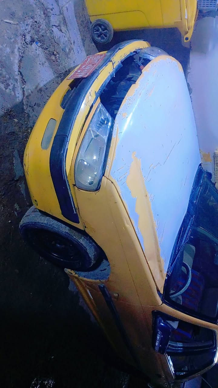 السلام عليكم ورحمه الله وبركاته سيارة بيجو بارص موديل 11رقم بصرة صدامي سنوية عضم عاج مكينة وكير جدد حدادية وتخم تاير نضيفات بدون راعي اتكفل عشائر وقانون بدون راعي اتكفل عشائر وقانون واسويلك مكاتبة بيها يعني السيارة موزيرو نقصها شباك وزوج بطاين مال الصدر موحلوات غرفتها حلوة كشرتها زينة مقبولة نضيفة يعني 
ابيعلك كوم حديد بس مكينة وكير جدد صدرها  زين تايرات زينات يرادلها اشوية ترتيبات سعرها 9ورقات بيها مجال شي بسيط 
عنواني بغداد مدينة الصدر ملاحضة 
ترايك للبصرة سيارة مقبولة مال واحد فقير يعيش بيها واطيحلك حك ترتيباتها همين وتدلل هاتف ***********
