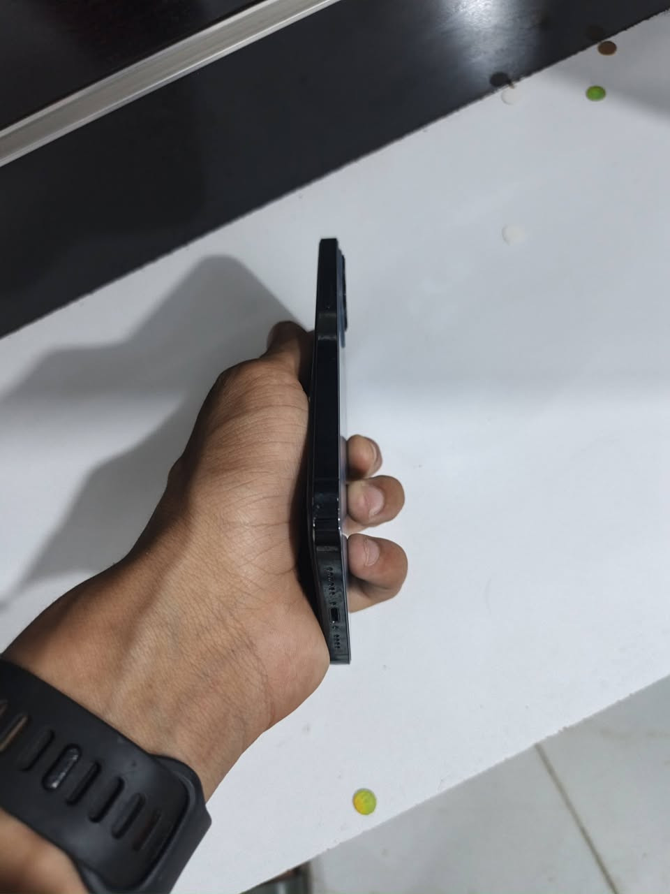 ايفون 12برو ماكس
الجهاز نضيف شاشه اي عيب مابيها مجرد البطارية يرادلها خدمه والفيس ايدي واكف والكامرات البوترية متشتغل والفلاش ميشتغل السعر 300الف بي مجال بسيط واتساب***********
