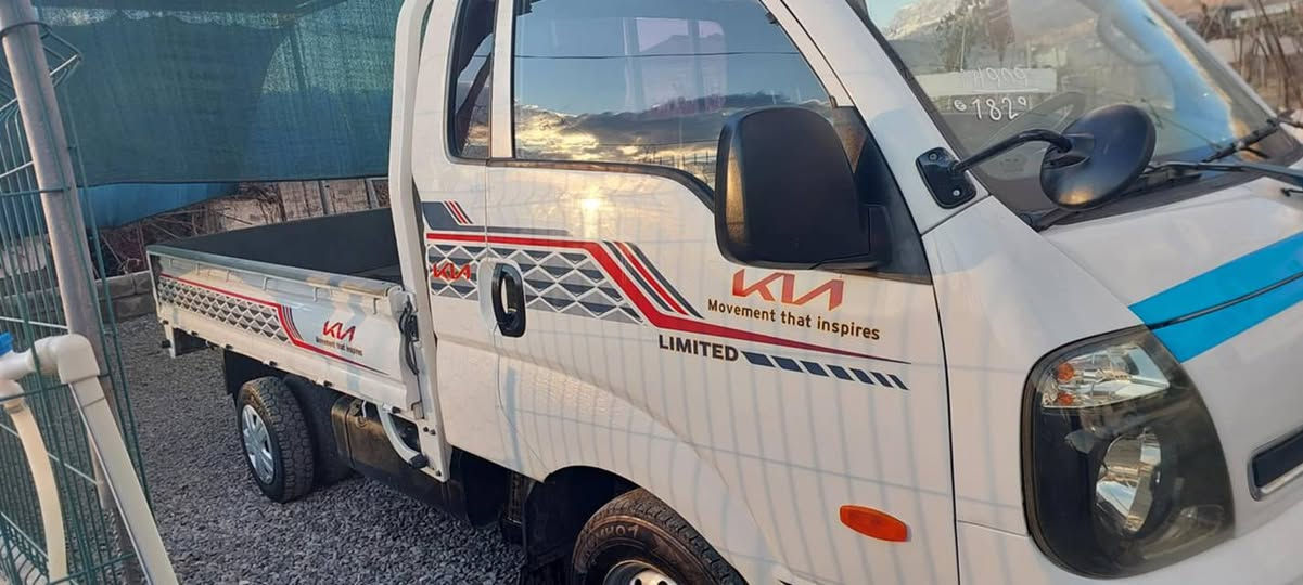 بەناوی خودای بەخشندەی میهرەبان 
کیا گاز مۆدیل 2014
مەینە 3 هەزاری 7 گێڕی سۆپەر 
کوشن هیتەر و ئاوێنە هیتەر 
گێڕ و مەکینەی بەشەرت 
کامل مەسرەف کراوەهی ماڵێیەو هی مەعرەز نیە 
ماڵی کەسابەتە 
شوێن ڕانیە 
سعری 63 گەڵاو معامەلە 
ژ.م ***********
0771950019 رانية, السليمانية
