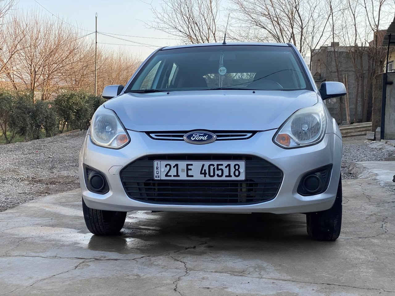 بەناوی خوای گەورە.                  
فۆرد فیکۆ ٢٠١٣ شەریکەی نیڤا بۆیاخی نیە دوو پەلە ساردی بچوکی هەیە  تۆماتیک بەشەرتی گێڕومەکینەو تەبرید    سۆنەریم داناوە. رەقەم سلێمانی ٨٥  کەمێک معامەلە
***********
