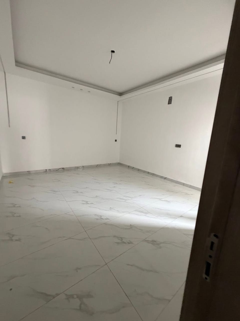 ايجارات سيديه 1شقه ارضيه غرفتين وصاله ومطبخ وصحيات وكراج وحديقه ٦٥٠ بل محاربين 2شقه غرفه وصاله ومطبخ وصحيات وسطح ٥٠٠.ترهم طالبات طلاب عزاب 3 شقه غرفه وصاله ومطبخ وصحيات ٦٥٠ طابق اول 4مشتمل طابق اول غرفه وصاله ومطبخ وصحيات وسطح. ٥٥٠.شارع الأمن. 5شقه غرفه وصاله ومطبخ وصحيات طابق اول ٤٥٠.تبوك.6شقه غرفه وصاله ومطبخ وصحيات ٤٠٠. ترهم كلشي شاكر العبود. 7مشتمل طابق اول غرفتين وصالة ومطبخ وصحيات معزول ايجاره ٤٥٠.اعلام.8شقه غرفه وصاله ومطبخ وصحيات ٤٠٠ اعلام شقه غرفتين نوم كبيره وصاله كبيره وصحيات ومطبخ وسطح ٤٥٠ اعلام. 9مشتمل ارضى غرفه وصاله ومطبخ وصحيات ع الشارع الخط السريع ٦٠٠ شهداء السيديه. 10شقه غرفه وصاله ومطبخ وصحيات ٣٠٠شرطه الرابعه 11مشتمل غرفه وصاله ومطبخ وصحيات ٣٥٠ الري. للاستفسار ***********
