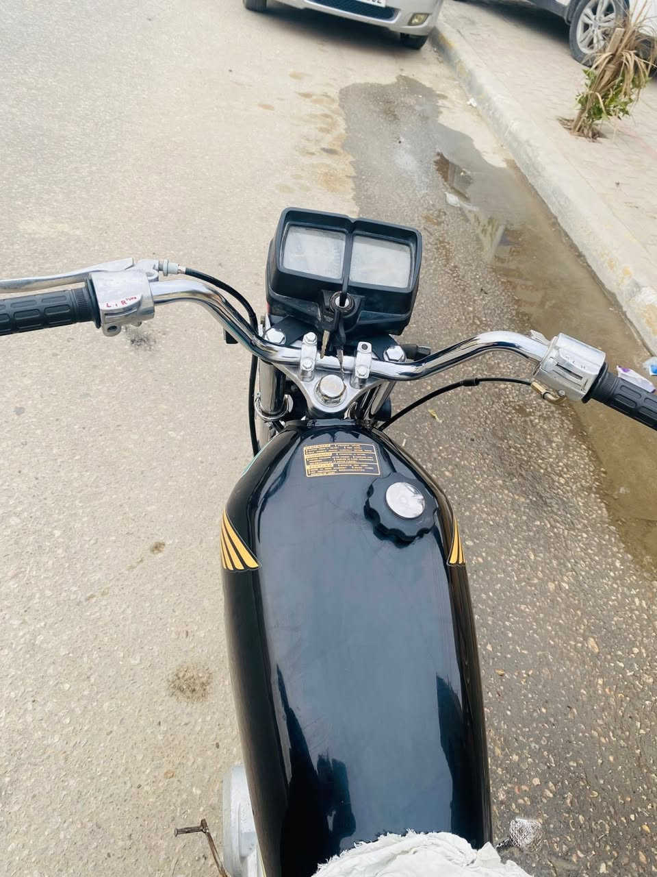 سلام عليكم للبيع دراجه اربعه كير كلك دراجه كلشي نضيف بيه محرك مكفول جديد غراض جديده بيه سعره350بيه مجال مكاني كربلاء حي نصر


**إذا كنت صاحب هذا الإعلان وتريد حذفه لأي سبب، رجاءا أرسل رسالة إلى الدعم الفني**