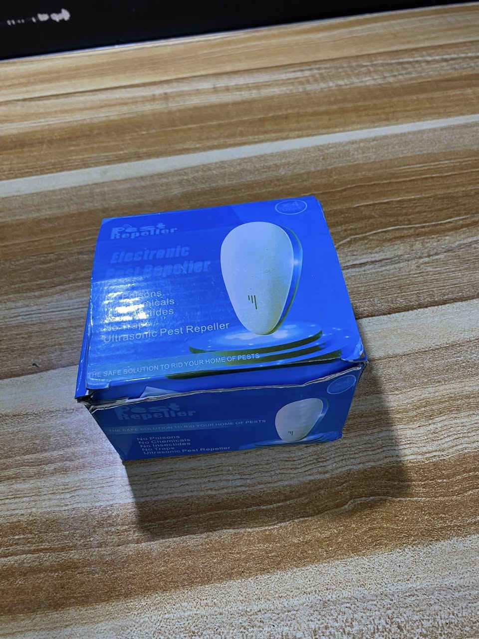 بوكس طارد حشرات عدد4 

هذا الجهاز هو طارد حشرات إلكتروني (Ultrasonic Pest Repeller).
يعتمد عمله على إصدار موجات فوق صوتية (Ultrasonic) بترددات عالية لا يسمعها الإنسان ولا الحيوانات الأليفة عادةً، لكنها تكون مزعجة جداً للجهاز العصبي للحشرات والقوارض (مثل الفئران، الصراصير، والبعوض)، مما يطردهم من المكان.


**إذا كنت صاحب هذا الإعلان وتريد حذفه لأي سبب، رجاءا أرسل رسالة إلى الدعم الفني**