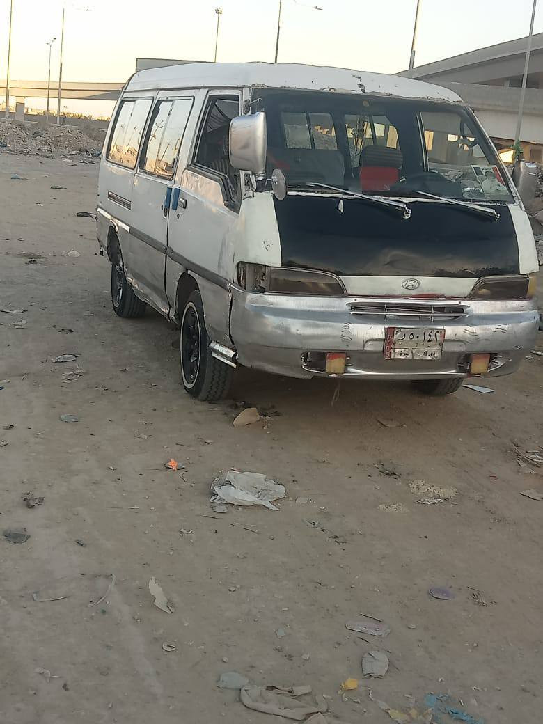 السلام عليكم هونداي مديل 95 سياره جاهزه مكينه وكير حداديه وتخم تاير (كير اوتماتيك)  السعر 16 وبي مجال بسيط مكان سياره ناصريه مكلف بنشر الاستفسار ع رقم ***********
