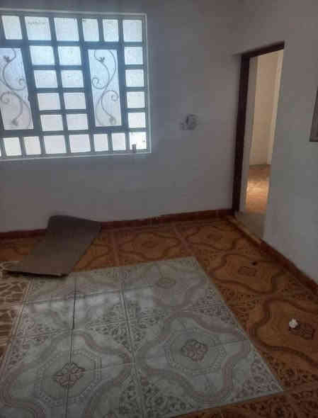 للرهن✅✅
بيت  50م  طابقين 
حي الجامعه قرب مطعم بولفارد يحتوي على غرفتين وصاله ومطبخ وصحيات 
سعر الرهن 25  💸 🤑
للتواصل : 
*********** 
‭0773 910 9484‬
