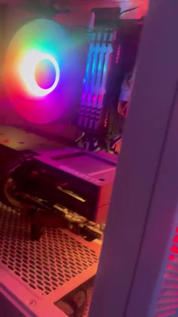 السلام عليكم PC
معالج i7:11700k انتل 
GPU 4060 نسخه الايكل كيكا بايات 
تخزين ٦  تيرا m.2 ssd 
مذر بور ستيل ليجن z590 As rock 
تبريد هوائي 
بور 750 
رامات 32 ddr 4 :3200 mz 
بورد ومعالج ٣٠٠ الف 
تخزين كل ٢ تيرا يعني كل قطعة ٢٠٠ الف
تبريد هوائي ٢٠ الف
باور اذا براند زين ومعروف ٨٠ الف
رامات ٢٥٠ الف
كيس فارغ ٧٠  الف
كرت شاشة ٤٠٠ الف
كنك ستوم فيو راي


**إذا كنت صاحب هذا الإعلان وتريد حذفه لأي سبب، رجاءا أرسل رسالة إلى الدعم الفني**