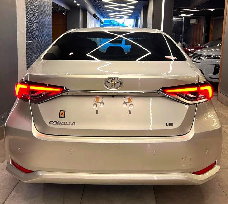 Toyota corolla
(الفئه الثالثة)Smart
Model 2026
Zeroo
1600cc
-------------------------------------------
Keyless entry
Start engine
Sensors parking
(Apple CarPlay / Android Auto)، وبلوتوث
-------------------------------------------
تحكم بالطاره
كاميرا خلفيه
شاشة 8 بوصه
جنوط 16 انش
مرايات ضم
تكيف خلفي
لون فضي فرش اسود القاهرة, مصر


**إذا كنت صاحب هذا الإعلان وتريد حذفه لأي سبب، رجاءا أرسل رسالة إلى الدعم الفني**