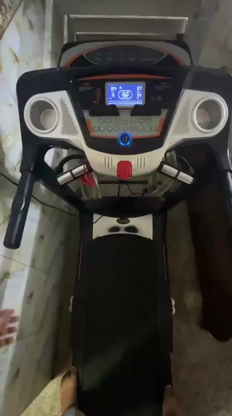 السلام عليكم جهاز جري رياضي جبلي يتحمل وزن 160 الى 180 وبي لنضام الجبلي وبي تحكمات بل يدات وحساسات ودبل سماعه ويحسب عدد الكيلوات ودقات القلب وبي بعد جهاز هزاز مال جوانب وضهر موضح بل فديو 
السعر ٤٨٠ وبي مجال 
المكان بغداد الدوره 
***********
