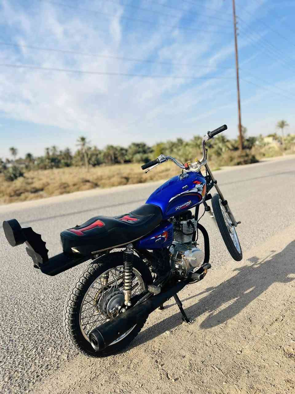 السلام عليكم دراجه للبيع كلك كلك كلك  محرك 2025 وتعميره 2026 محرك جديد بعده مامفيلس الدراجه ماناقصه شي احله من الصوره . هاذه رقمي ***********
