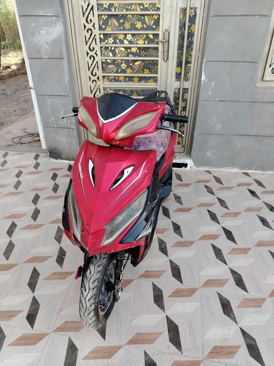 سلام عليكم دراجه اتو للبيع سكنس  كلشي بيه جديد كابرىيته جديد محرك مجفت جديد شغل مضبوط تاير خلفي جديد فيت بم جديدكهربايات شغاله ولكفرات كدامك الاستفسار واتساب *********** اتصل وبيك خير وتدلل
