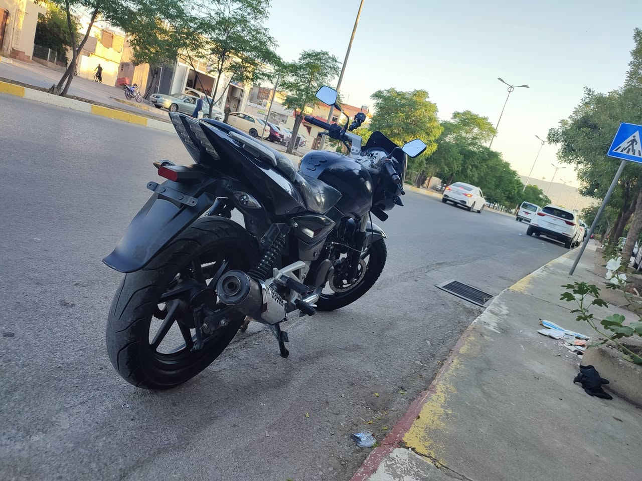 البيع دراجهة هندي برغي واحد ما عايزهة ناعمهة بل مشي ومريحا كهربايات مكينه كير كله بشرط سعرهة مناسب كلش او مراوس  وفرق اخذ  السعر 650     ***********
