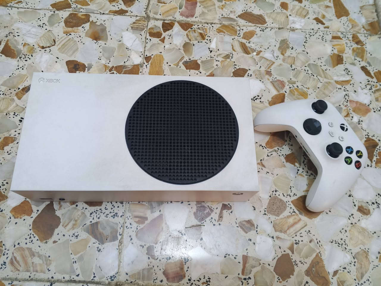 جهاز اكس بوكس سيريس اس مستعمل اصدار 2022 جهاز نضيف 100/100 مع كامل ملحقات يده واحده نضيفه كذالك وبطاريه وشاحن لليده 
مكان بغداد لامين ثانية
سعر(300)


**إذا كنت صاحب هذا الإعلان وتريد حذفه لأي سبب، رجاءا أرسل رسالة إلى الدعم الفني**