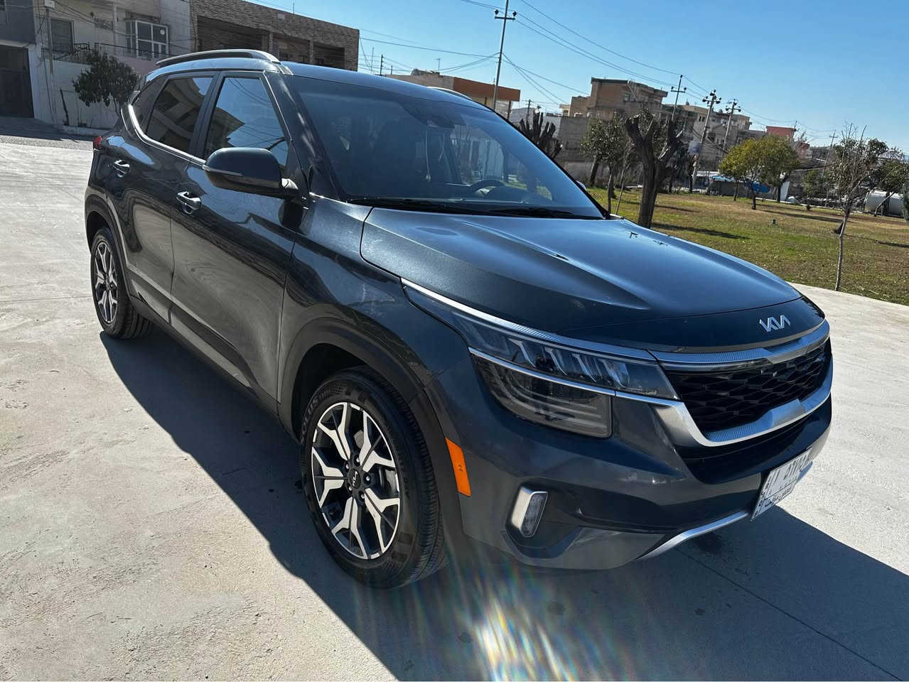 كيا سئلتؤس ٢٠٢٣ مةنةفئست اسلي بة شةرت سةيارةكة رةقةم ناكريت  ٤ بارجةي بوياخة بي زوري بة شةرتي دةحمو ليدران و وركةرةن ٢٨٠٠٠ رويشتوة لوكة سةيارةكة بةسمةو شخالو ٤مود ليخورين دنيايةك مواسةفات بةس سلايت نية لة رانيةم نرخي ٩٦ كةلاو كةميك مةجال 
*********** رانية, السليمانية
