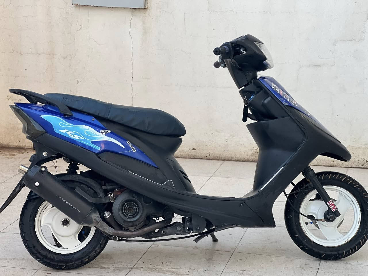 السلام عليكم 
دراجه ماكس عدله 120
بوشه 55
نضافه كدام العين بس سلف ميشتغل ولايت كدام
شلعه ومعدل تشك الكاع دراجه خير من الله
اذا مو شراي لاتتصل مكاني موصل
 
سعره 850
رقمي ***********
