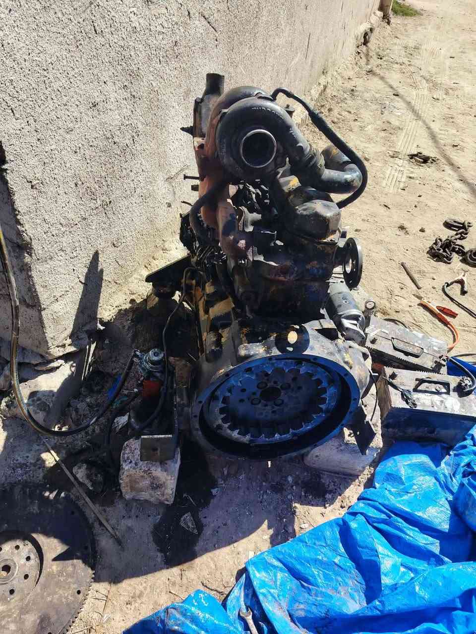 محرك جوندير حجم 106    4بستم برهم مولد ويرهم شفل لو حفاره جاهز مكان كربلا ***********
