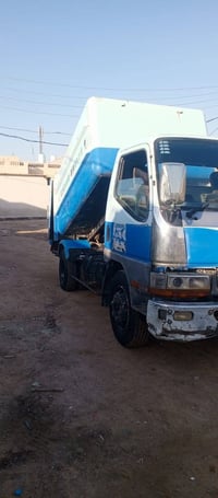 سياره كنتر للبيع سياره نضيفه جديده كلها شغالها مابيها شي واكف من كهربا...