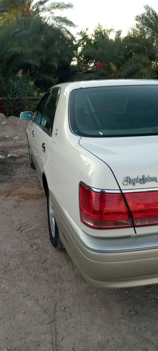 سلام عليكم تويوتا كراون (ملكة خضراوي)2001 أصل تسجيل جديد قرار 102
رقم بصرة ماشية 100الف (مسقط اله رقم  مفحوصة وكاملة معاملة وصاعدة هزة باقية فقط ع دفع كمرك)
السيارة جديدة ومتعوب عليه (مكفولة كفالة عامة من أي عيب شرعي)
المواصفات:
3 دكم
كرستال أصل
تبريد ثلج
لايت زنون
مكينة ديفور (الكبير)
شاصي 175
4 كشنات كهربائية
بردة خلفية + جام 4أخضر (اوتو)
ويل نجمه (أصلي)
مري شفط
تحكم خلفي بل شاشة 📺
سيدي جنجر 6 أقراص 📀
مثبت سرعة كروز💯🚘
دمام خلفي 🔊
نضامABS
تخم تاير جديد مكلف بل نشر مكان سيارة بصرةرقم راعية***********
