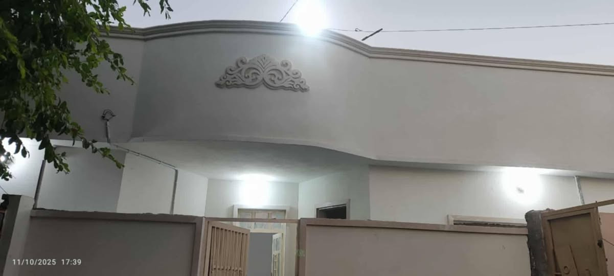 بسم الله الرحمن الرحيم بيت للبيع في الفلوجه الانبار في الزركيه مساحته 155 غرفة نوم وحده مطبخ وصاله وستقبال وحمام الاستفسار على الرقم ***********
