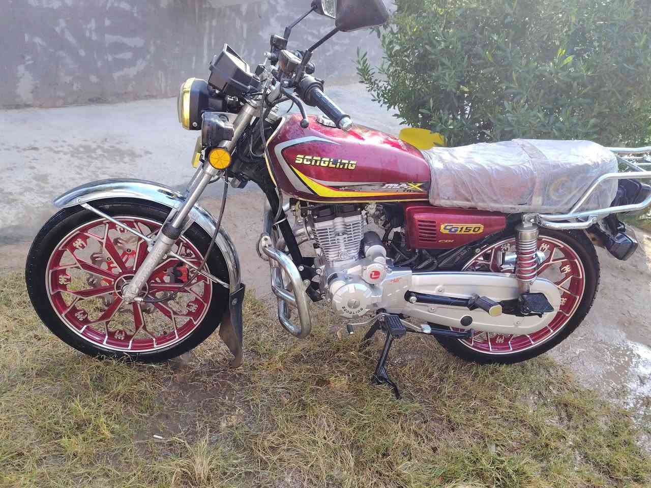 سلام عليكم دراجه إيراني موديل ٢٠٢٤ طالعه نهايه سنه ما مفتوح المحرك بعدهه جديده ***********
