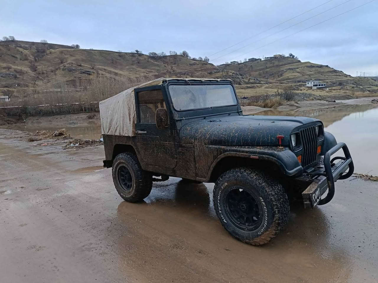 جێب صحرا  ئێرانی مەکینەی  بیلاد ٢.٧ .
بێ ڕەقەم...  ماڵی مەدەنی بەشەرت
زۆر بەهێزە  ٥ گێڕ  ..گێڕو مەکینەو ئەکسلو دەبڵ ئەکسل و  چکنێتەکانی زۆۆۆر مەزبوتە هەموی بەشەرت .. .
کامل خۆم تەعمیرم کردوە
کلاجو عەێنەی تازە گۆڕیومە پلاکی تازە گۆڕاوە
دوو سپێری لەگەڵە   چادری هاوینەو زستانەی لەگەڵە ، پۆستاڵەکانی لەگەڵە .
چوار تایەو وێلێکی زۆر جوانی لەسەرە ویلەکان (میسۆدە)
تازە ڕۆنو سیوەیلی گێڕو سیوەیلی ئەکسلەکانی گۆڕاوە..
سلێمانی *********** ... بۆ نرخ  پەیوەندی بکە..
*********** السليمانية, العراق
