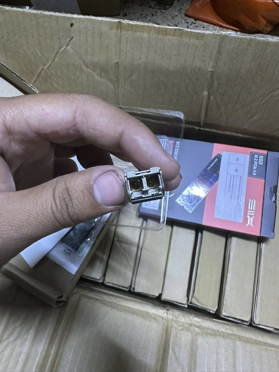 سلام عليكم
طلعتلي ١١ قطعه مكتوب عليها SSD 1 TB
بس ماعتقد هارد 
سعر القطعه ١٠ الف


**إذا كنت صاحب هذا الإعلان وتريد حذفه لأي سبب، رجاءا أرسل رسالة إلى الدعم الفني**