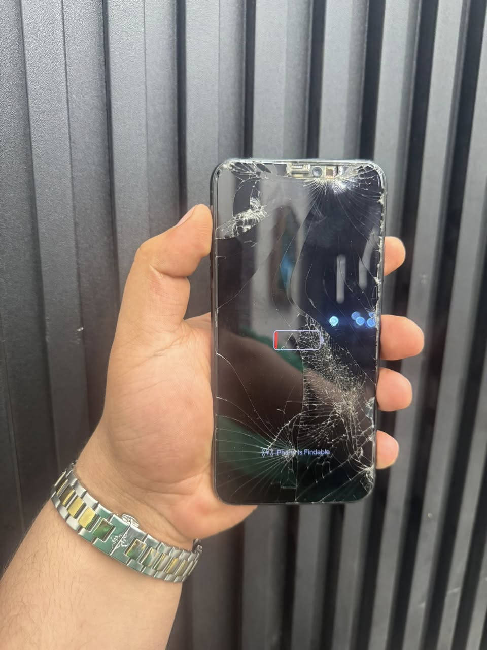 جهاز كدامك شغال تريد تبدل متبدل بكيفك
11برو ماكس

انطي السعر وبالعافيه عليك 

256 ذاكره 
ممفتوح
***********
