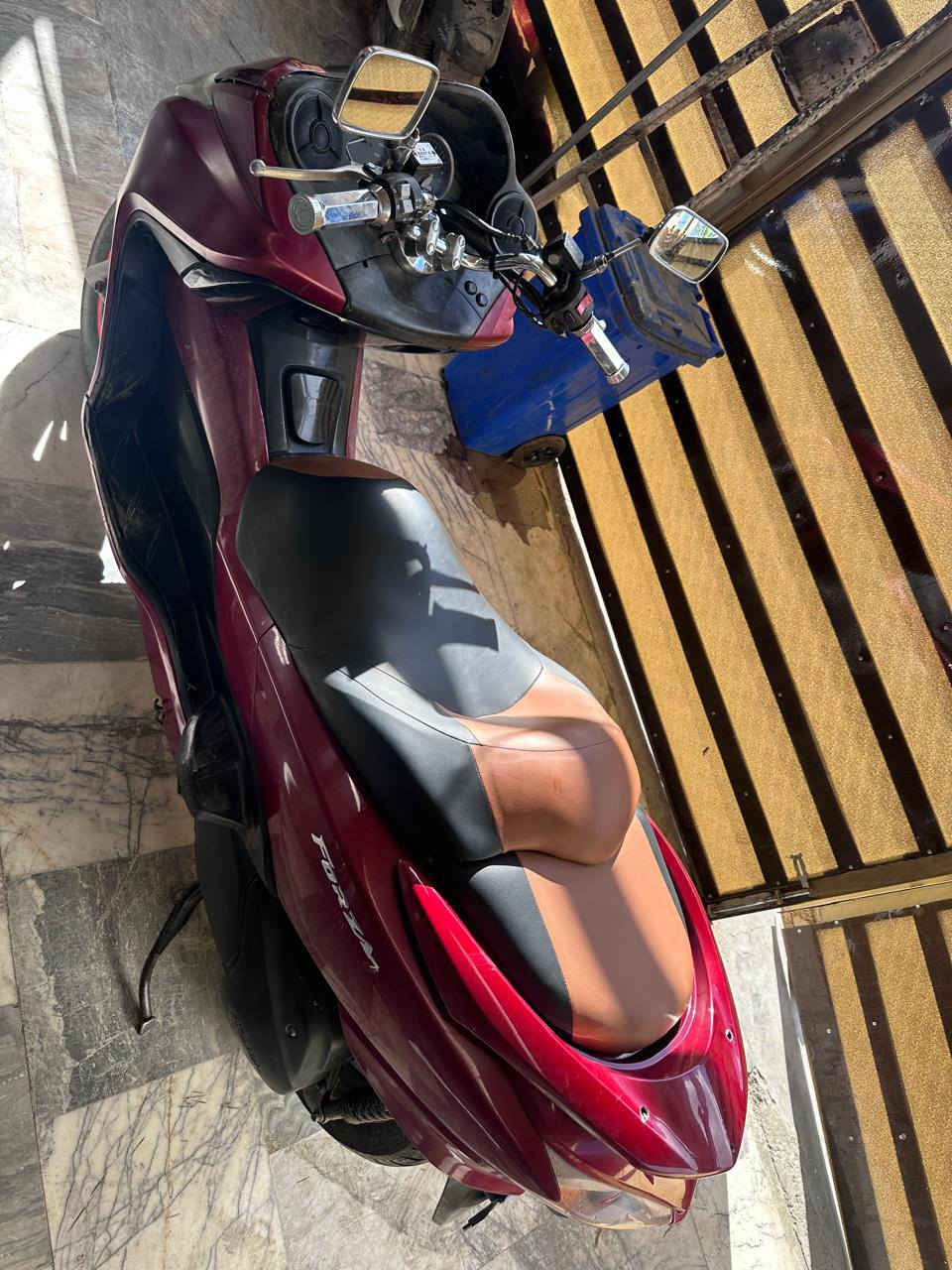 السلام عليكم 
فورزة 
0.10
تخبل وحلوة ونضيفة 
اوراقها كاملة+منفيس 
العنوان بغداد الغزالية 
السعر (مليون و450 ) وتسوة اكثر بس محتاج لا اكثر 
بيها مجال قليل كلش
للاستفسار ***********
