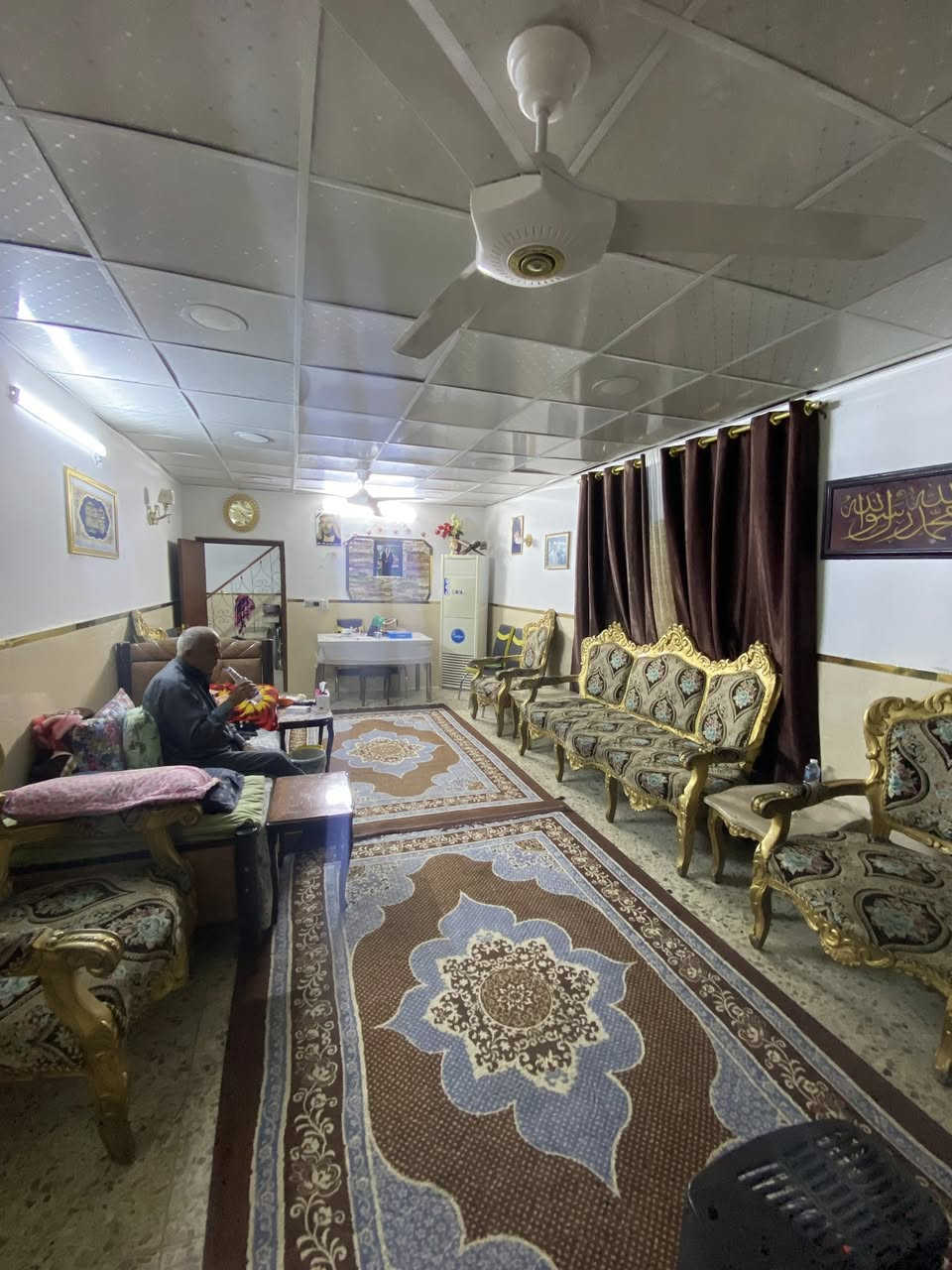 من رخصة الادمن ....

بيت في الانتصار ( الراشدية الجديدة ) مساحة البيت 300 متر شارع 25 موقع مناسب يحتوي على اربع غرف نوم و استقبال وصحيات اثنين و حولي اثنين في الطابق الاول والثاني ومطبخ  يحتوي البيت على ترك داير مداير البيت ويحتوي ايضاً على شبكة اسياسيل مع ملحقاتها ( مولدة خزان كاز)
براتب سنوي  ، المولدة تكون كاتم الصوت وتشغيل تلقائي يعني لا تشغلها ولا تطفيها هي وحدها تشتغل وتطفة 
كهرباء اربعة وعشرين ساعة موجودة عندك 
للاستفسار الاتصال ع الرقم او مراسلة ع الخاص : ***********
