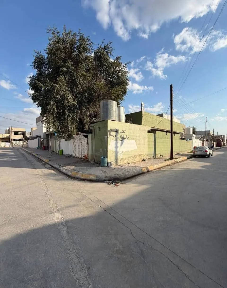 دار للبيع طابو صرف 120م مربع ركن
عنوان كركوك أسرى والمفقودين خلف دائرة الكهرباء 
السعر 80مليون للاستفسار *********** كركوك, العراق
