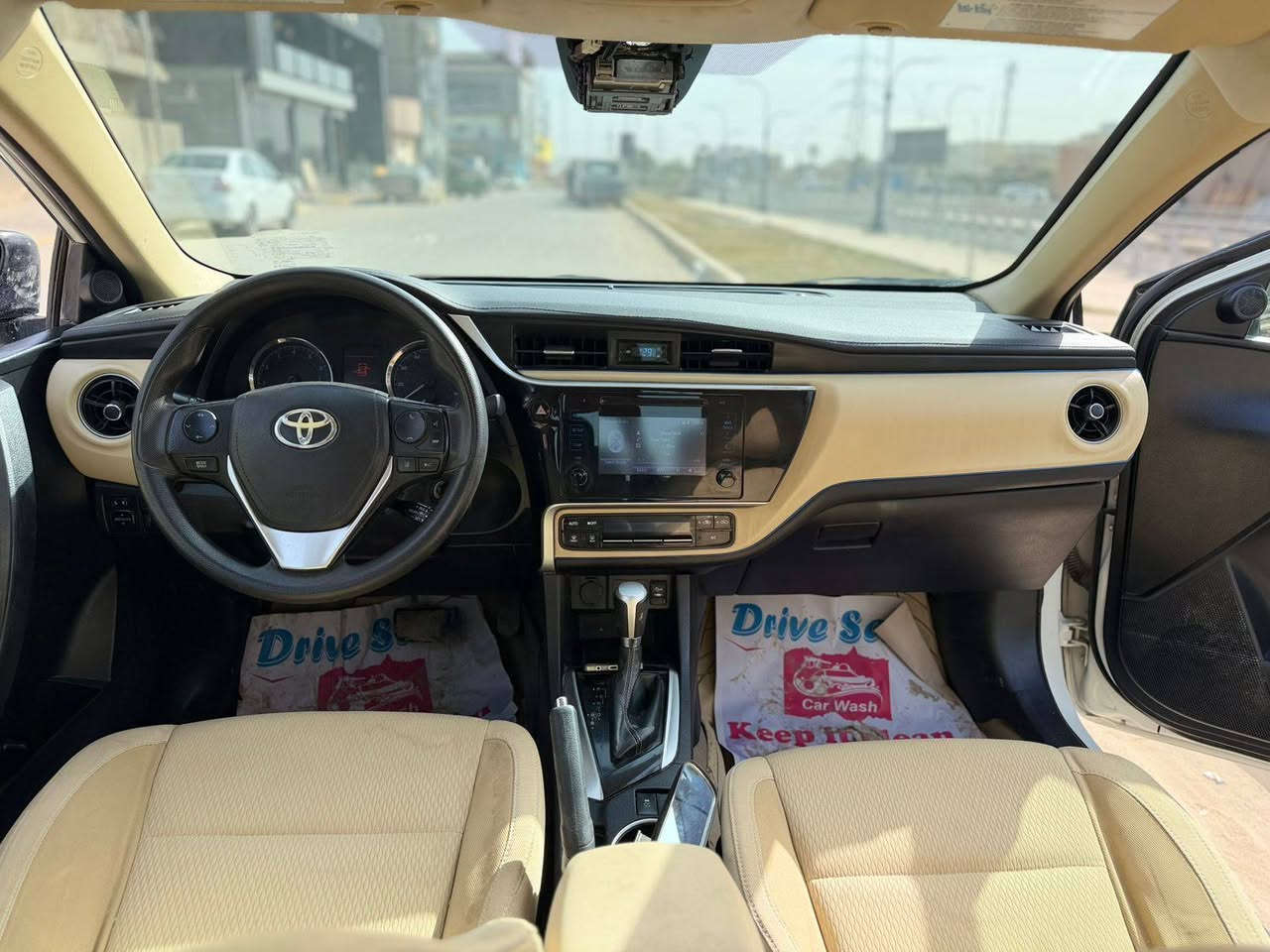 سلام عليكم كورلا مقدس موديل 2018 امريكي حادث جاملغ وبنيد بدون دواخل  ماشيه 100 الف محرك كير خير من الله رقم بغداد بأسمي بيه قطعتين صبغ فقط 
محرك 1800 
123 وبيه مجال 
***********
